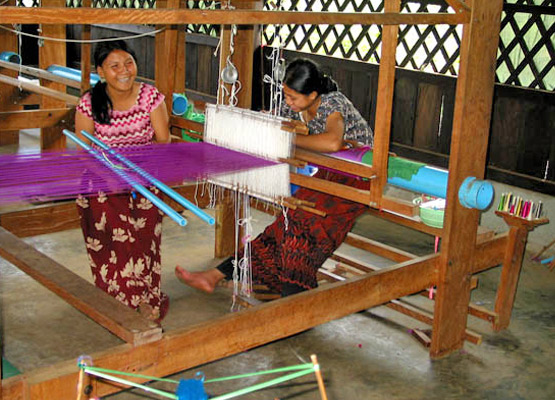 attraction-Weaving Handicraft 3.jpg